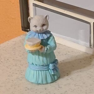 1991 JC Kitty Miniature  Resin Figurine for sale mix and match today bun…